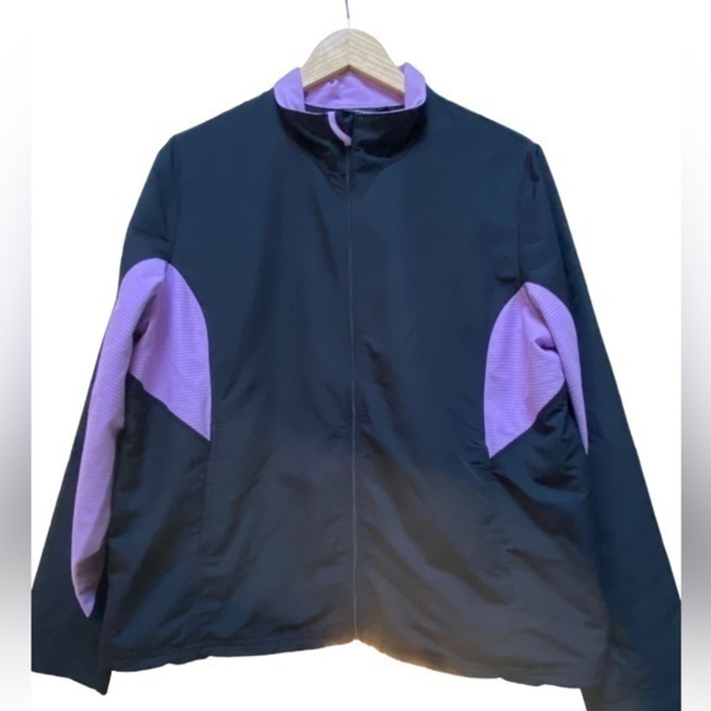 Tek gear womens windbreaker black and purple size large casual hiking